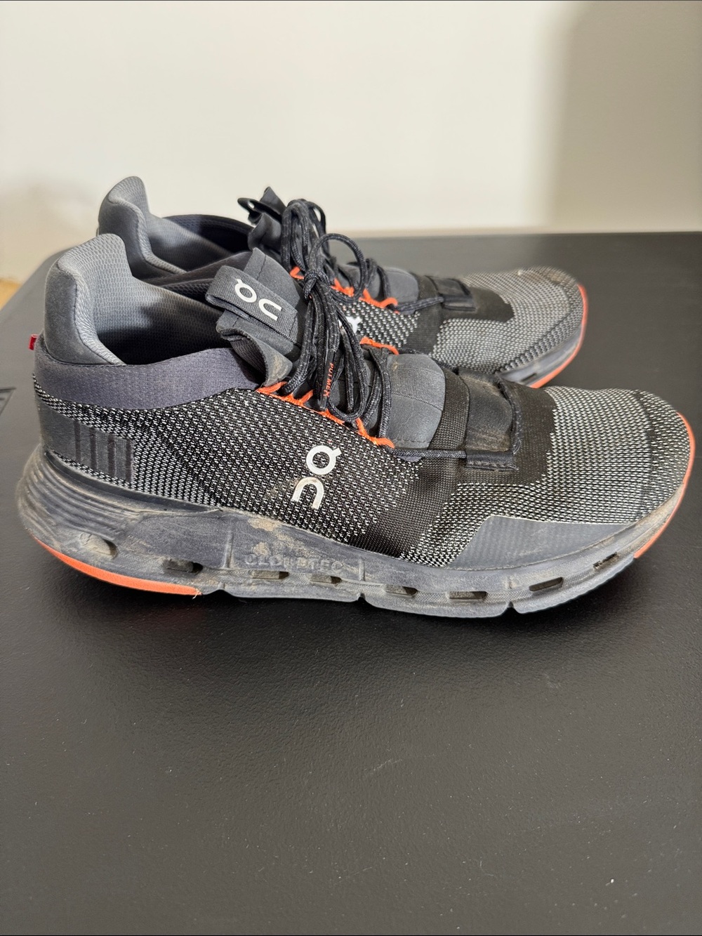 On Cloud mens 10 black CloudBova black flame athletic running shoes - Picture 3 of 7